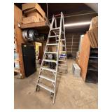 ALUMINIM LADDER ON CASTER