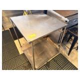SS TABLE W UNDERSHELF