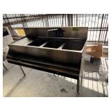 KROWNE SS 3 COMPARTMENT SINK W/ DRAIN BOARD