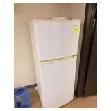 WHIRLPOOL FRIDGE W FREEZER