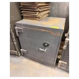 SAFE - 30 X 25 X 32 INCH