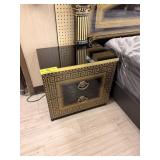 BLACK / GOLD NIGHT STAND