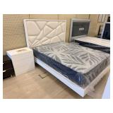 WHITE QUEEN SIZE BED + NIGHTSTAND SET