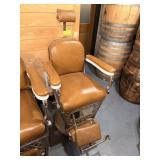 VINTAGE BARBER CHAIR