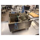 GLOBE DOUBLE DEEP FRYER COUNTERTOP