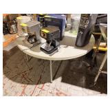 ROUND FOLDABLE TABLE