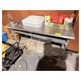 SS TABLE W UNDERSHELF