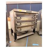 PIZZA MASTER TRIPLE DECK PIZZA OVEN