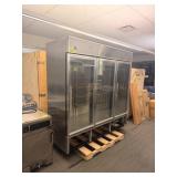 TRUE 3 GLASS DOOR CASE - NO COMPRESSOR