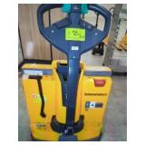 ELECTRIC PALLET JACK WITH BUILT IN CHARGER