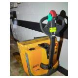 ELECTRIC PALLET JACK WITH BUILT IN CHARGER