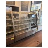 BARKER CO. 4 1/2 ft CURVED GLASS PASTRY CASE
