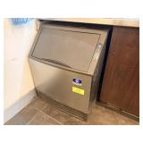 MANITOWOC UNDERCOUNTER ICE MAKER