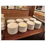 ROUND WHITE PLATES