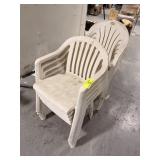 STACKABLE WHITE CHAIRS PLASTIC