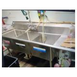 SS 3 COMPARTMENT SINK WITH SIDE DRAIN BOARD AND