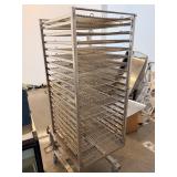 BAKERS RACK ON CASTER