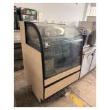 FEDERAL CURVED GLASS DELI CASE