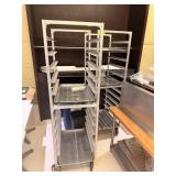 BAKERS RACK ON CASTER
