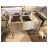 SS UNDERCOUNTER 2 BAY SINK W DRAIN BOARD