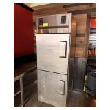 TRUE UPRIGHT 2 DOOR FRIDGE / FREEZER