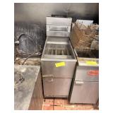 SIR LAWRANCE DEEP FRYER