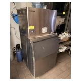 HOSHIZAKI ICE MAKER - MODEL KMD-530MAH