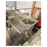 REGENCY SS SINGLE COMP SINK W DRAIN BOARD