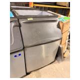 ICE MACHINE BIN