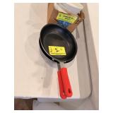 FRY PANS RUBBER HANDLE