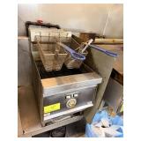 COUNTERTOP FRYER