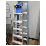 6 FOOT  ALUMINUM  STEP LADDER