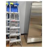 6 FOOT  ALUMINUM  STEP LADDER