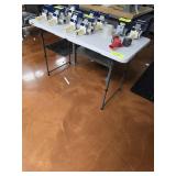 FOLDING TABLE