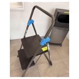 COSCO STEP STOOL