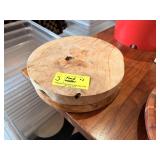 SMALL ROUND WOODEN BOARDS
