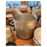 LARGE STOCK POT