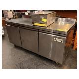 AVANTCO 3 DOOR LOWBOY REFRIGERATOR