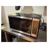Black+Decker Stainless Steel Microwave Oven