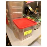 Cambro Containers w Lid