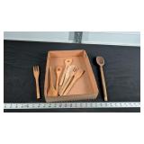 WOODEN KITCHEN UTENSILS