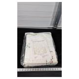 HAND CRAFTED QUILT 50' X 60'