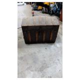 TRUNK 22' TALL X 32' X 18'