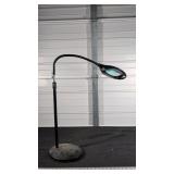 MAGNIFYING LAMP