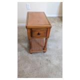 OAK SIDE TABLE 23' TALL X 22' X 13'