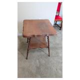 OAK PARLOR TABLE 29' TALL X 24' X 23'