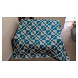 LOVERS KNOT QUILT 90' X 78'