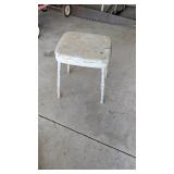 METAL STOOL