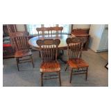 OAK DINING ROOM TABLE AND CHAIRS 30' TALL X 66' X