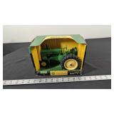 ERTL JOHN DEERE TRACTOR